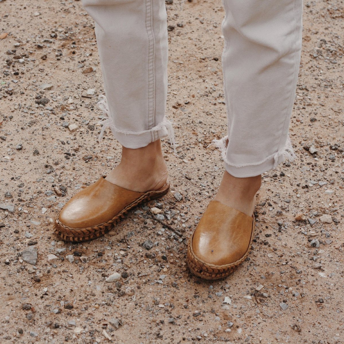 Solid Leather Slide - Natural