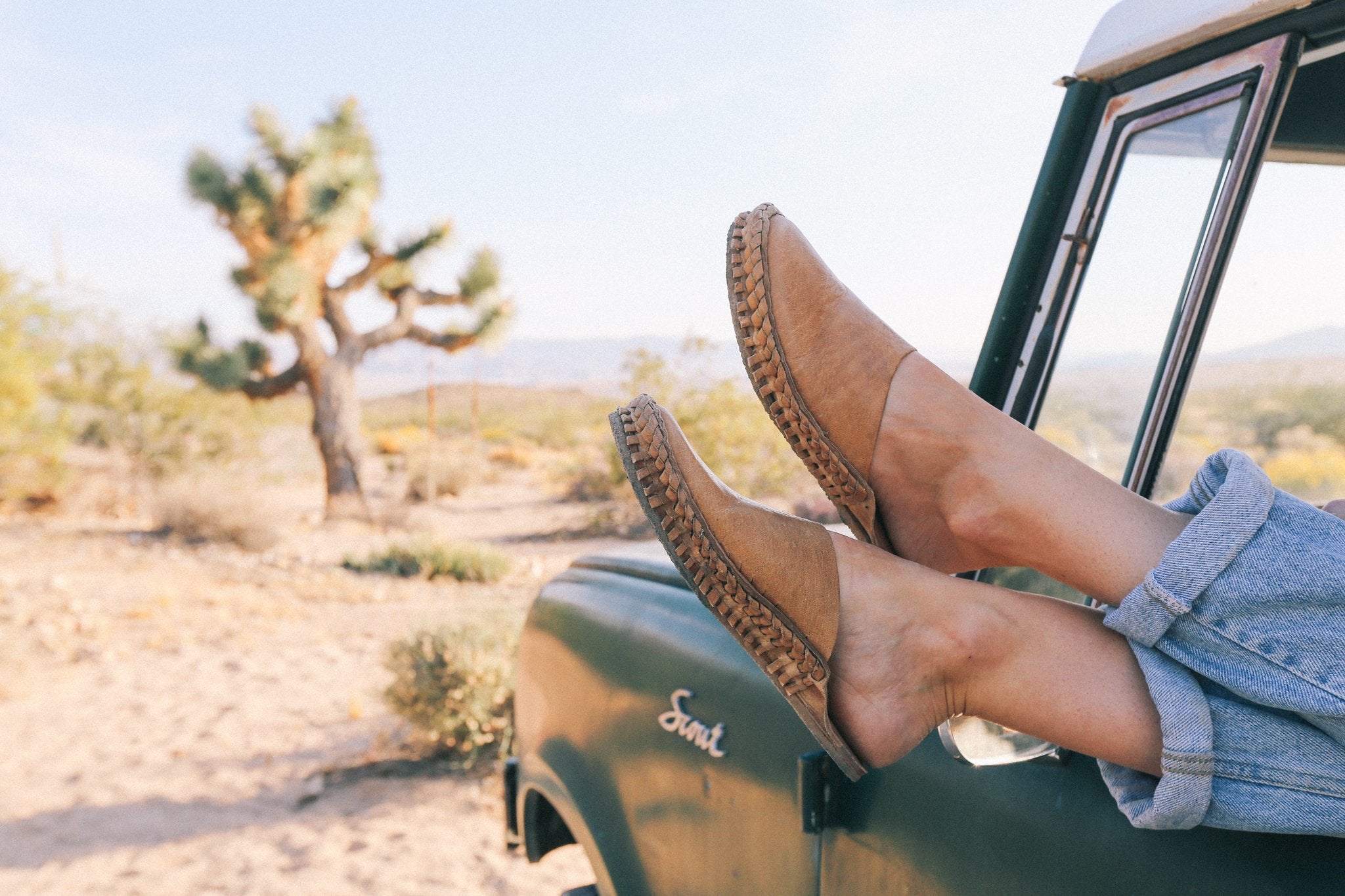 Solid Leather Slide - Natural