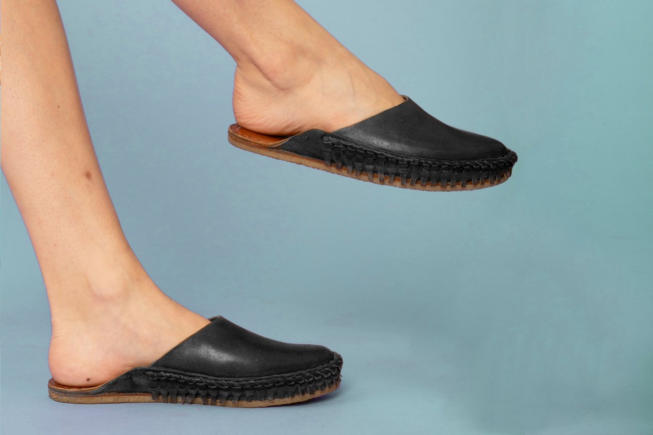 Solid Leather Slide - Iron-Dyed Black