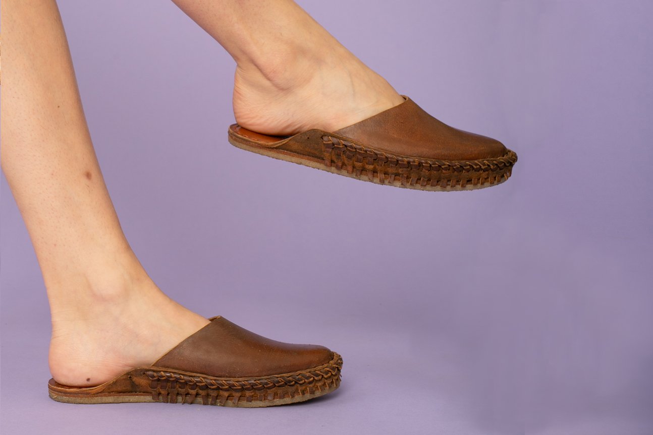 Solid Leather Slide - Oiled Brown